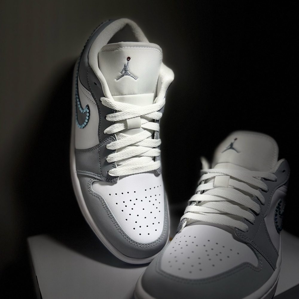 Custom Swarovski Air Jordan 1 Low - Picture 6 of 7